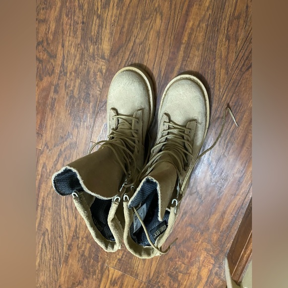 Work boots, size 5.5 in men’s and fits like a 7.5 in women’s - Picture 3 of 3